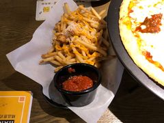 芝士薯条-机器人火炉披萨