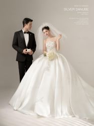 -雅云婚纱摄影工作室旗舰店