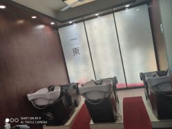 -一東造型烫发染发