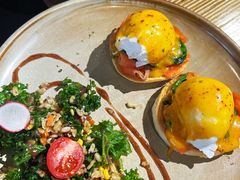 烟熏三文鱼班尼迪蛋-白鸟珈琲White Bird Cafe(南京西路店)