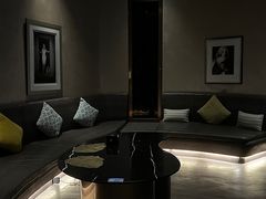 -wineapp葡萄酒餐吧(外滩金融中心店)