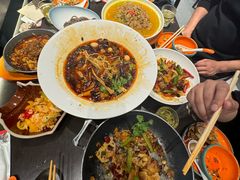 -川流不息·地道川菜·小龙虾(松东路店)