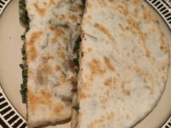 阿拉善驼肉沙葱馅饼-格日勒阿妈蒙古厨房(新华广场店)