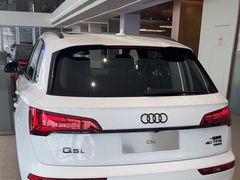 -上海冠松华奥奥迪4S店(张江店)
