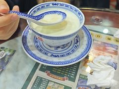 -广信牛奶甜品世家(台东店)