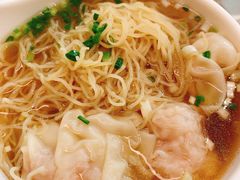 -新大咀港式茶餐厅(宝山万达店)