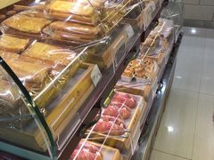 面包甜点陈列柜-清真红房子西饼屋(皋兰总店)