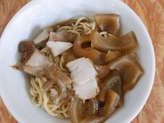猪皮-松树干拌面店