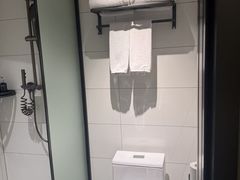 -网鱼电竞酒店(深圳福田石厦地铁站店)