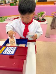 -莫莉幻想儿童乐园(三河燕郊永旺店)