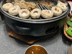 -草家酱蟹炭火烤肉店(珲春南路二店)