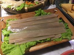 -尚尚仙·酸汤猪手·猪肚鸡火锅(华联万柳购物中心店)