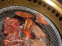 -山川小町·极番烧肉(新地假日广场店)