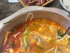 -黄利砖万峰林布依特色酸笋牛肉馆