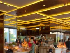 -大中华希尔顿酒店-念自助餐·嗨啤·小龙虾