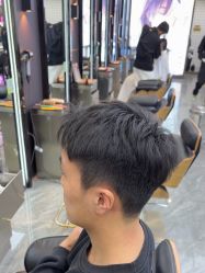 -藤野造型烫染·漂发