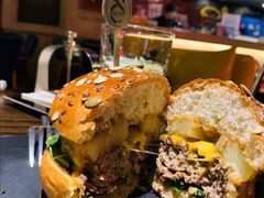 -HIGH FIVE哈福手工汉堡(桂林路店)