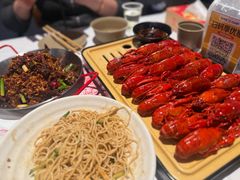 -肥肥虾庄·金牌油焖大虾(汉街SKP店)