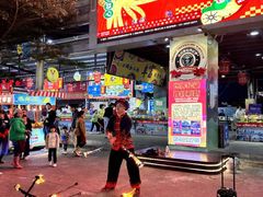 -三亚火车头万人海鲜广场