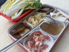 -猪三哥肥肠鸡川菜小炒