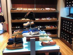 -UGG(燕莎奥特莱斯购物中心店)