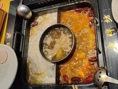 -老牌坊云南鱼豆花火锅(哈西万达店)