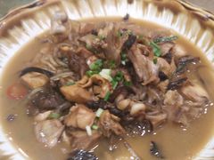 东北小鸡炖蘑菇-东北农家小院(定西路店)