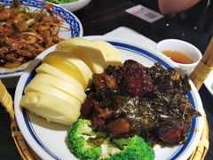 龙井脆皮茶香肉-老头儿油爆虾·知味杭州(爱琴海购物中心)