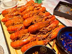 -肥肥虾庄·金牌油焖大虾(汉街SKP店)