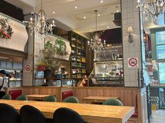 -玛格萝妮比萨屋(四平店)
