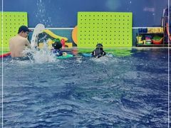 -龙格亲子游泳·水育早教运动中心(绿宝中心)
