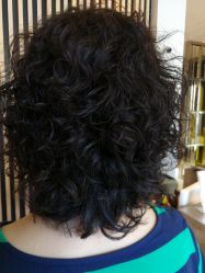 -苑苑发型设计