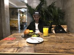 -HIGH FIVE哈福手工汉堡(桂林路店)