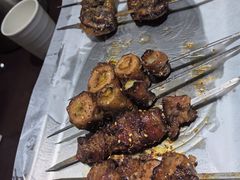 -三个大叔烤羊肉串·歌手驻唱·碳烤鲜肉(西三旗店)