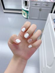 -伍小姐美甲美睫半永久