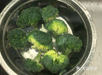 在花上面加上呼叫粉,黑胡椒那种,就完成了