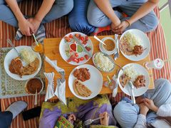 -Lake Shore Hotel & Restaurant