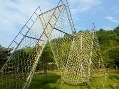 儿童翻越大山-缙云黄龙景区