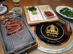 -娜仁图雅蒙古美食村(33小镇店)