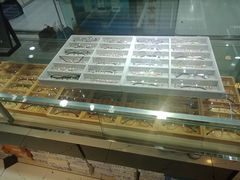 -潘多拉眼镜·蔡司依视路明月(潘家园店)