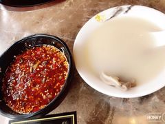 -三人行骨头王火锅(长寿店)