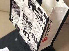 -lululemon(上海浦东IFC店)
