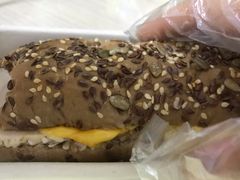 鸡肉蔓越莓杂粮三明治-中粮丰通（北京)食品有限公司