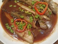 红烧长江杂鱼-鸿运酒楼