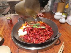 红锅-四小区火锅·巷子里的重庆火锅(花照壁店)