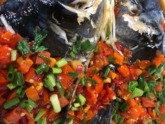 万景自制剁椒鱼头-万景饭店·鱼街农家菜