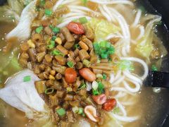 -龙记桂林米粉(财满街店)