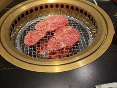 -山川小町·极番烧肉(新地假日广场店)