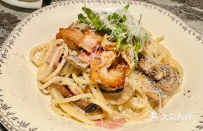 Black Truffle Bacon Chicken Pasta