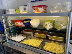 餐具摆设-艾力江和田馕坑烤肉店